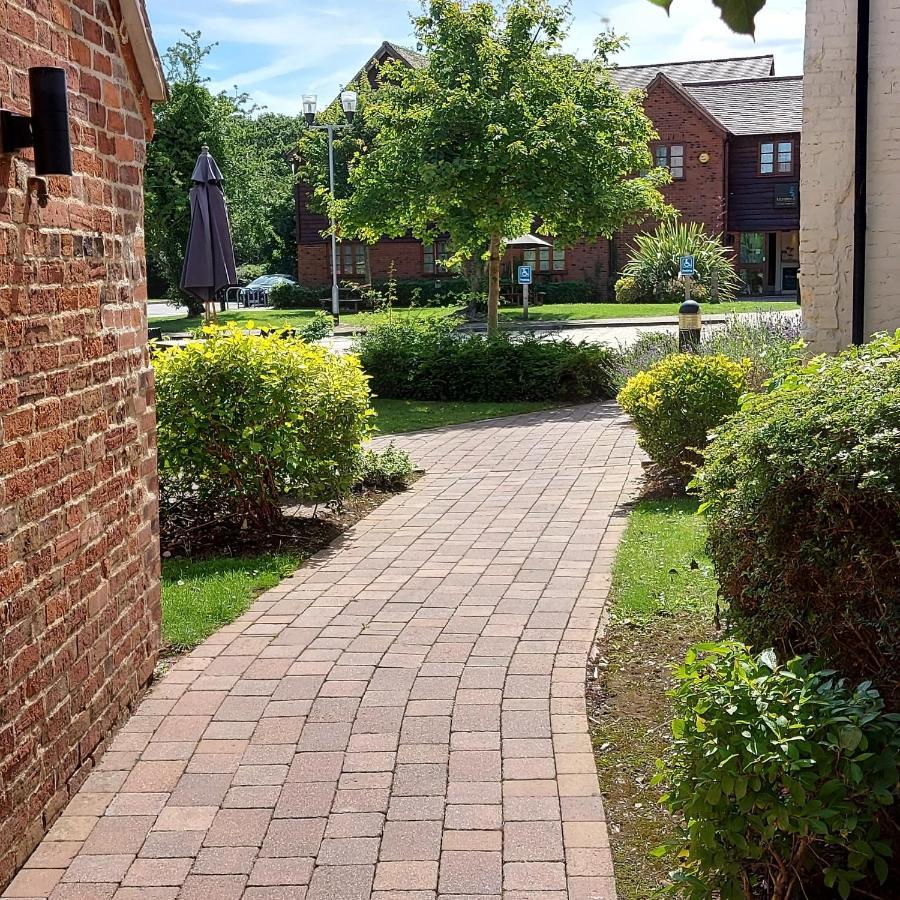 Meadow Farm Redditch By Marstons Inns Ngoại thất bức ảnh